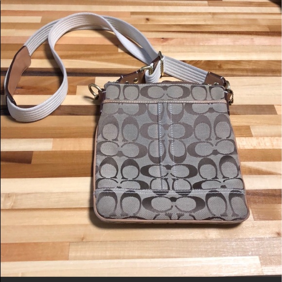 Coach crossbody - Picture 2 of 4